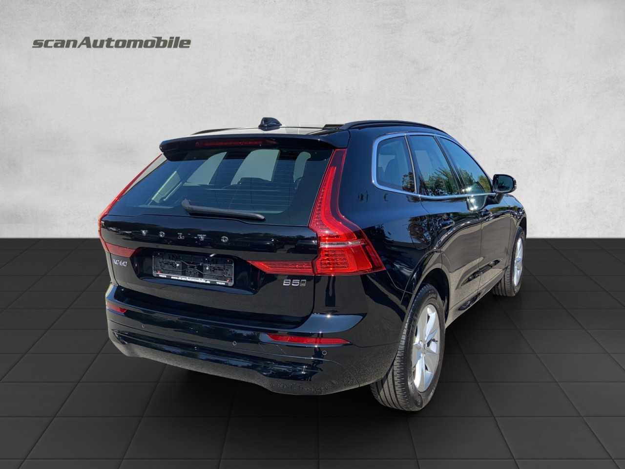 Volvo  XC 60 Momentum Pro AWD Bluetooth Navi LED Vollleder Klima Einparkhilfe el. Fenst