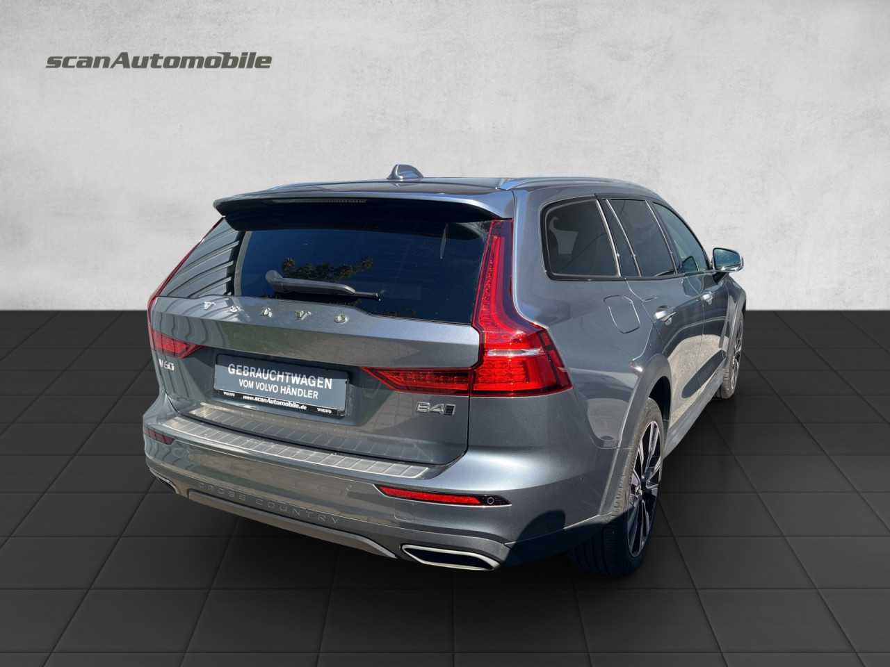 Volvo  V60 CC Pro AWD Bluetooth Head Up Display Navi LED Vollleder Klima Standhzg Einpa