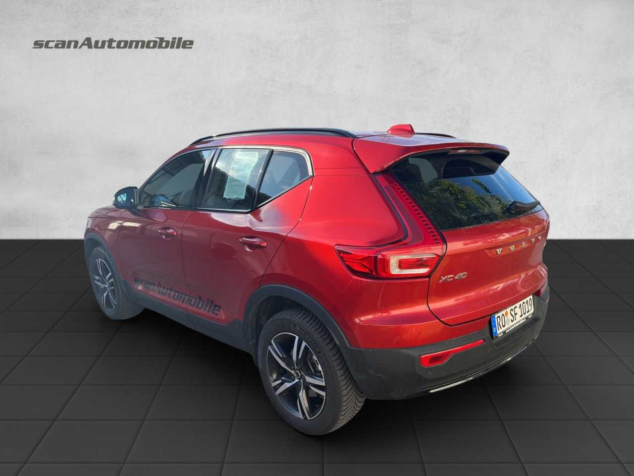 Volvo  XC 40 Plus Dark 2WD Bluetooth LED Klima Standhzg Einparkhilfe el. Fenster