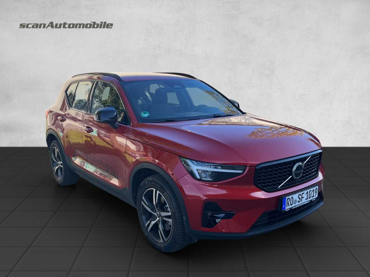 Volvo  XC 40 Plus Dark 2WD Bluetooth LED Klima Standhzg Einparkhilfe el. Fenster