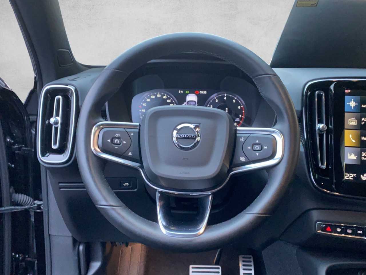 Volvo  XC 40 R Design AWD Bluetooth Navi LED Klima Einparkhilfe el. Fenster