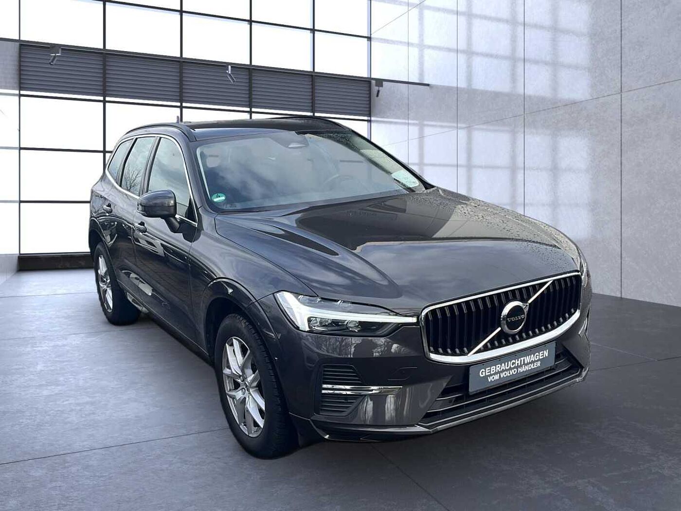 Volvo  XC 60 Momentum Pro 2WD Bluetooth Navi LED Klima Einparkhilfe el. Fenster