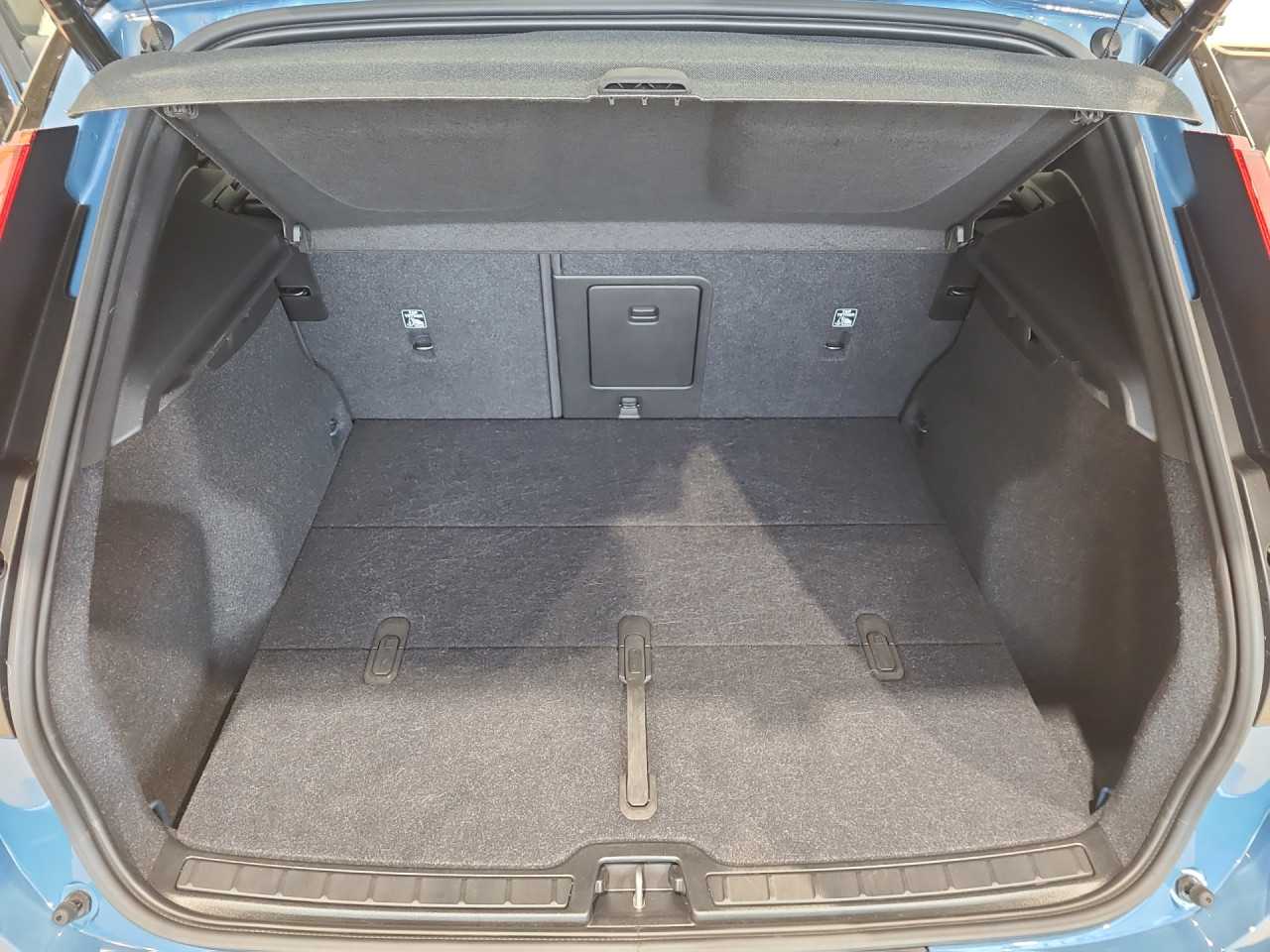 Volvo  XC40 Navi LED Klima Standhzg Einparkhilfe el. Fenster