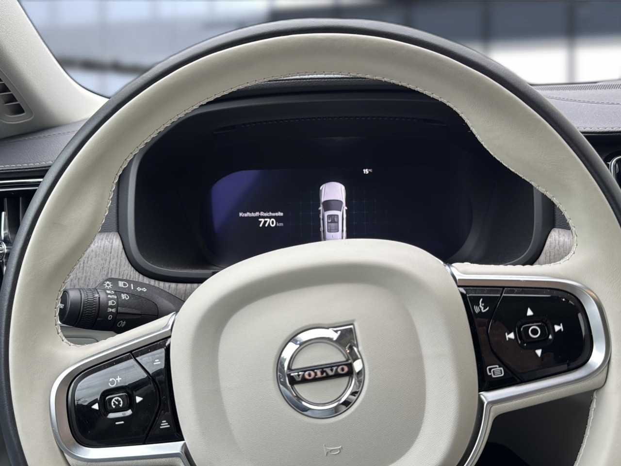 Volvo  Head Up Display Klima Standhzg Einparkhilfe el. Fenster