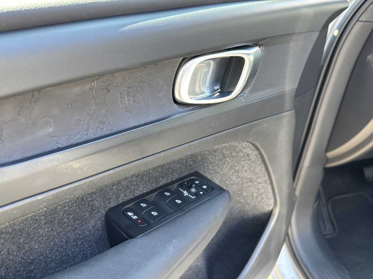 Volvo  XC40 Navi LED Klima Standhzg Einparkhilfe el. Fenster
