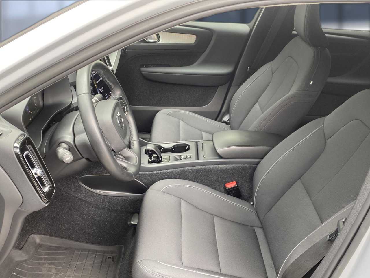 Volvo  XC40 Bluetooth Navi LED Klima Einparkhilfe el. Fenster