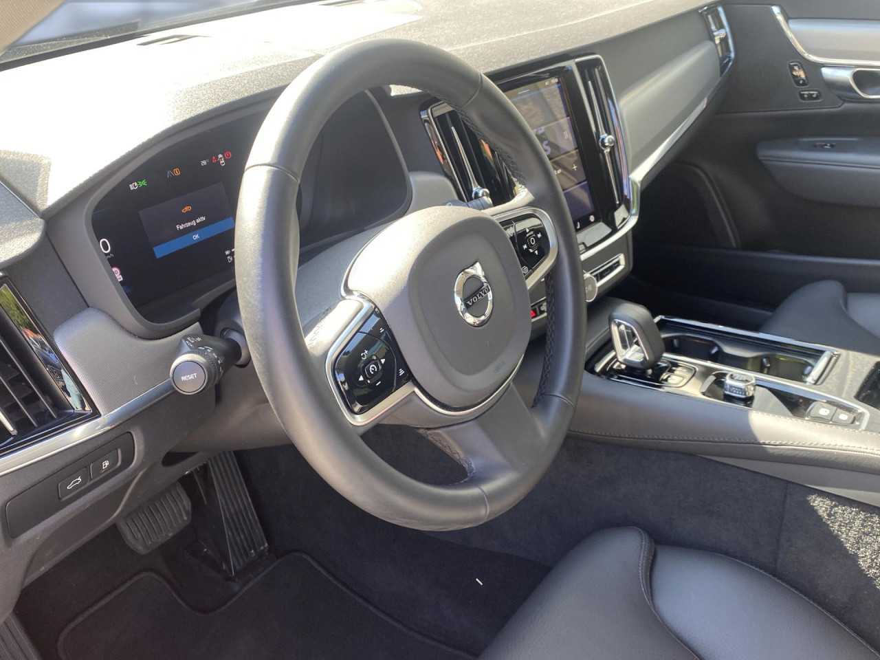 Volvo  Navi Vollleder Klima Standhzg Einparkhilfe el. Fenster