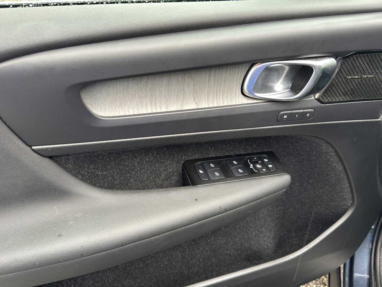 Volvo  XC40 Bluetooth LED Vollleder Klima Einparkhilfe el. Fenster