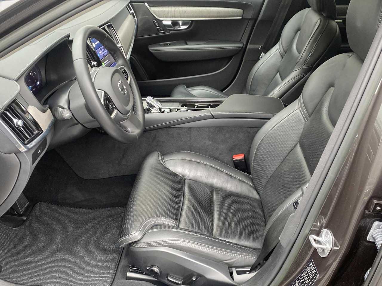 Volvo  Head Up Display Klima Standhzg Einparkhilfe el. Fenster