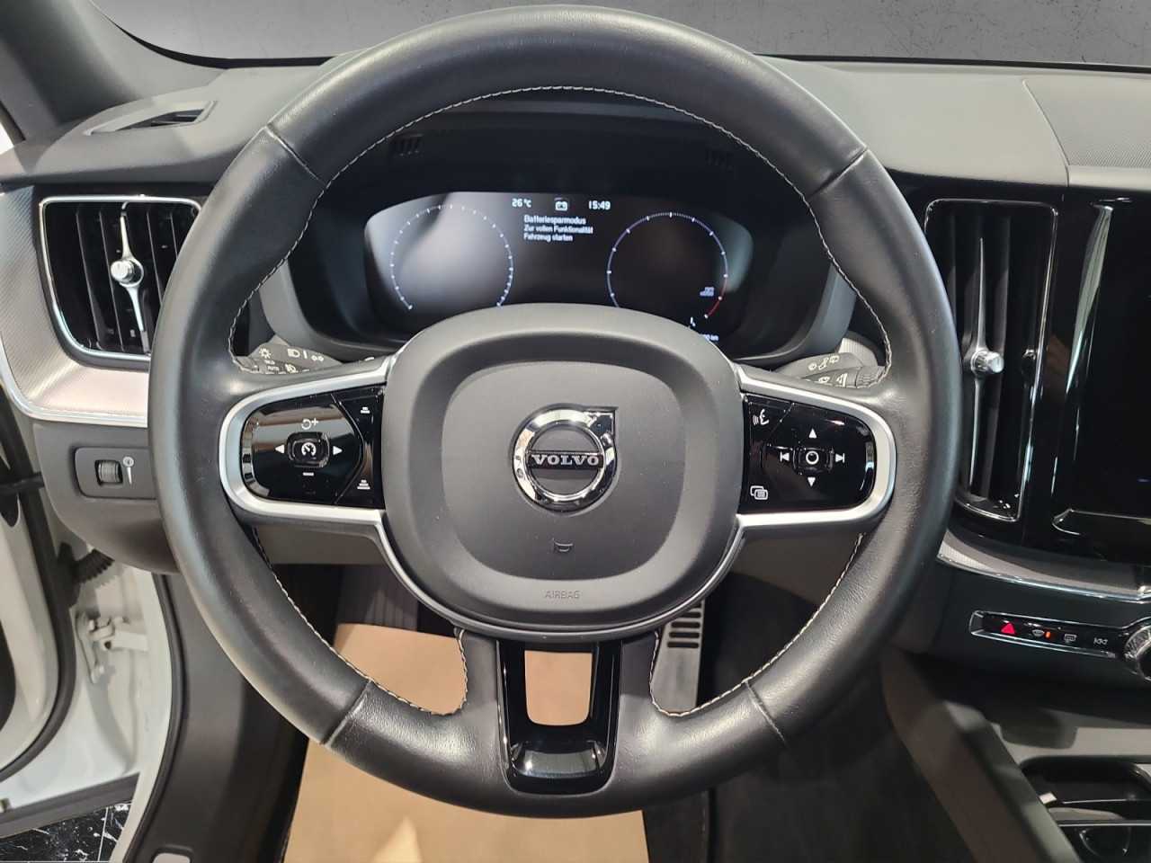 Volvo  XC 60 R Design AWD Bluetooth Navi LED Klima Einparkhilfe el. Fenster