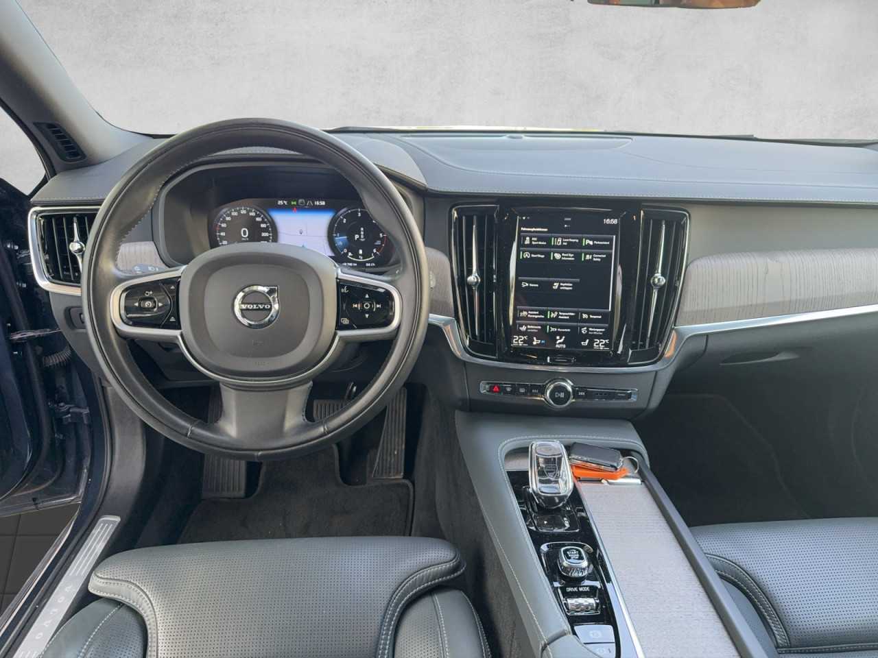 Volvo  V90 Inscription Bluetooth Navi LED Vollleder Klima Einparkhilfe el. Fenster