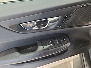 Volvo  V60 CC Pro AWD Bluetooth Navi LED Vollleder Klima Einparkhilfe el. Fenster