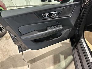 Volvo  V60 Plus Dark Bluetooth Navi LED Klima Standhzg Einparkhilfe el. Fenster