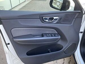 Volvo  XC 60 R Design AWD Bluetooth Navi LED Klima Einparkhilfe el. Fenster