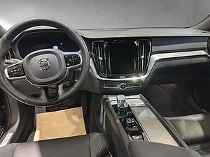 Volvo  V60 Plus Dark Bluetooth Navi LED Klima Standhzg Einparkhilfe el. Fenster