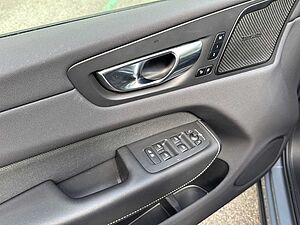 Volvo  XC60 Bluetooth LED Klima Standhzg Einparkhilfe el. Fenster