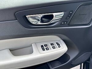 Volvo  XC60 Navi LED Vollleder Klima Einparkhilfe el. Fenster