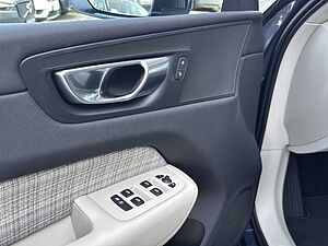 Volvo  XC60 Bluetooth Navi LED Klima Standhzg Einparkhilfe el. Fenster