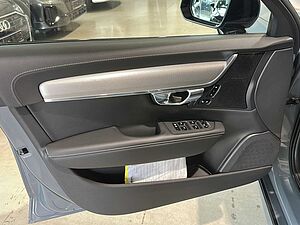 Volvo  Head Up Display Navi LED Vollleder Klima Standhzg Einparkhilfe el. Fenster