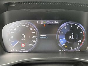 Volvo  XC40 Bluetooth Navi LED Klima Einparkhilfe el. Fenster