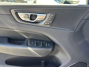Volvo  XC60 Bluetooth Navi LED Klima Standhzg Einparkhilfe el. Fenster