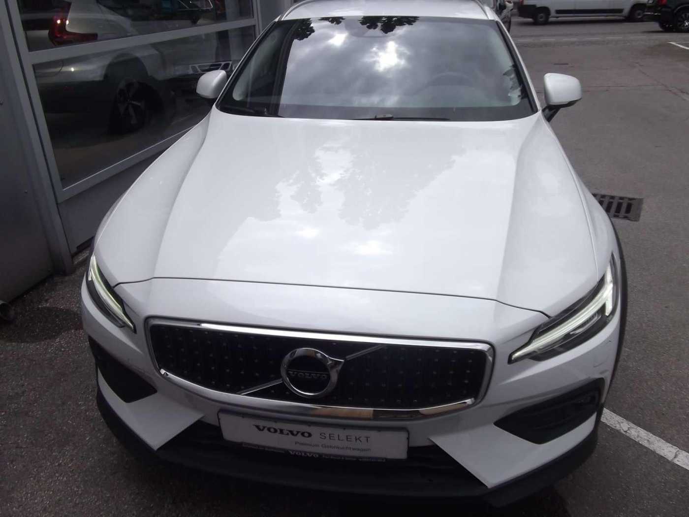 Volvo  Pro AWD