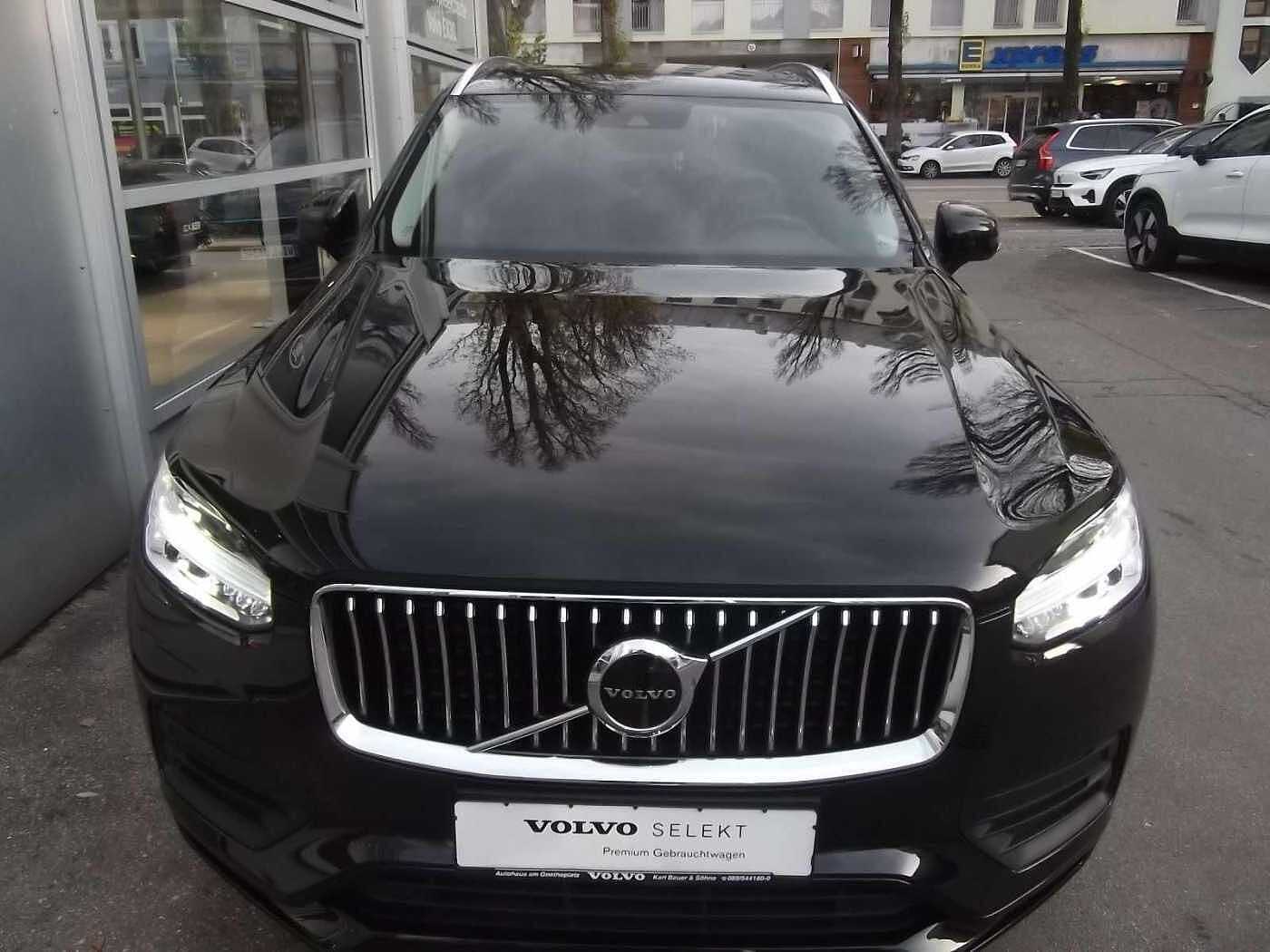 Volvo  Momentum Pro AWD