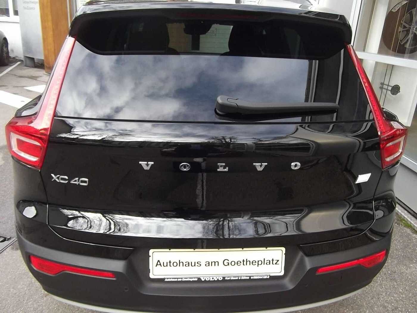 Volvo  Inscription Expression Recharge Plug-In Hyb