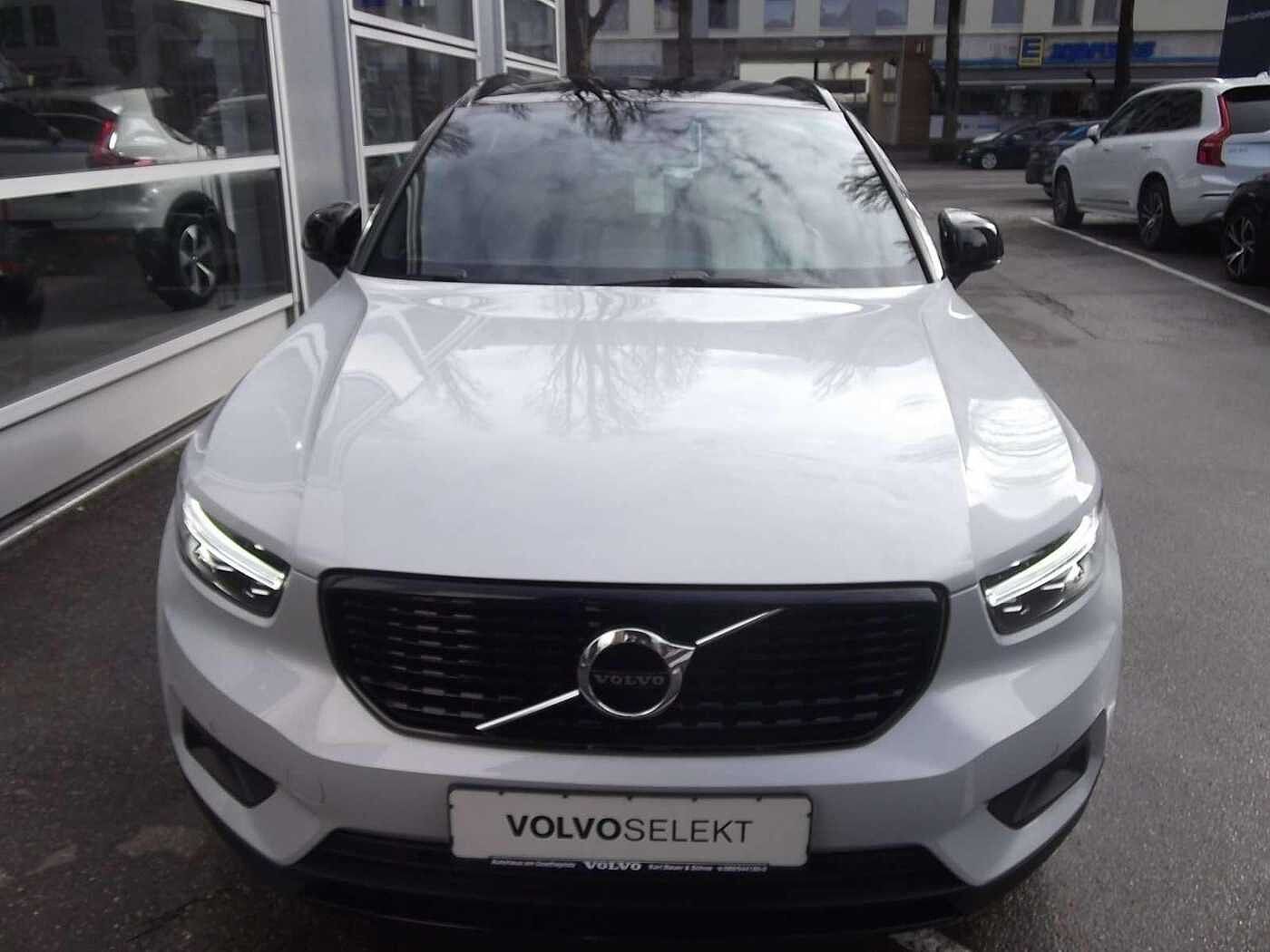 Volvo  R Design Expression Recharge Plug-In Hybrid