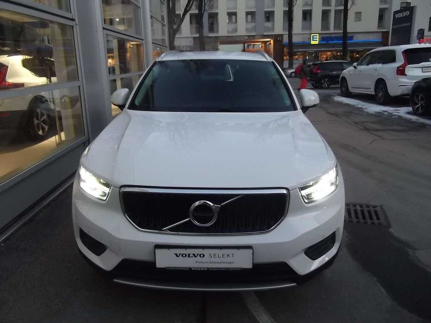 Volvo  Momentum Pro 2WD