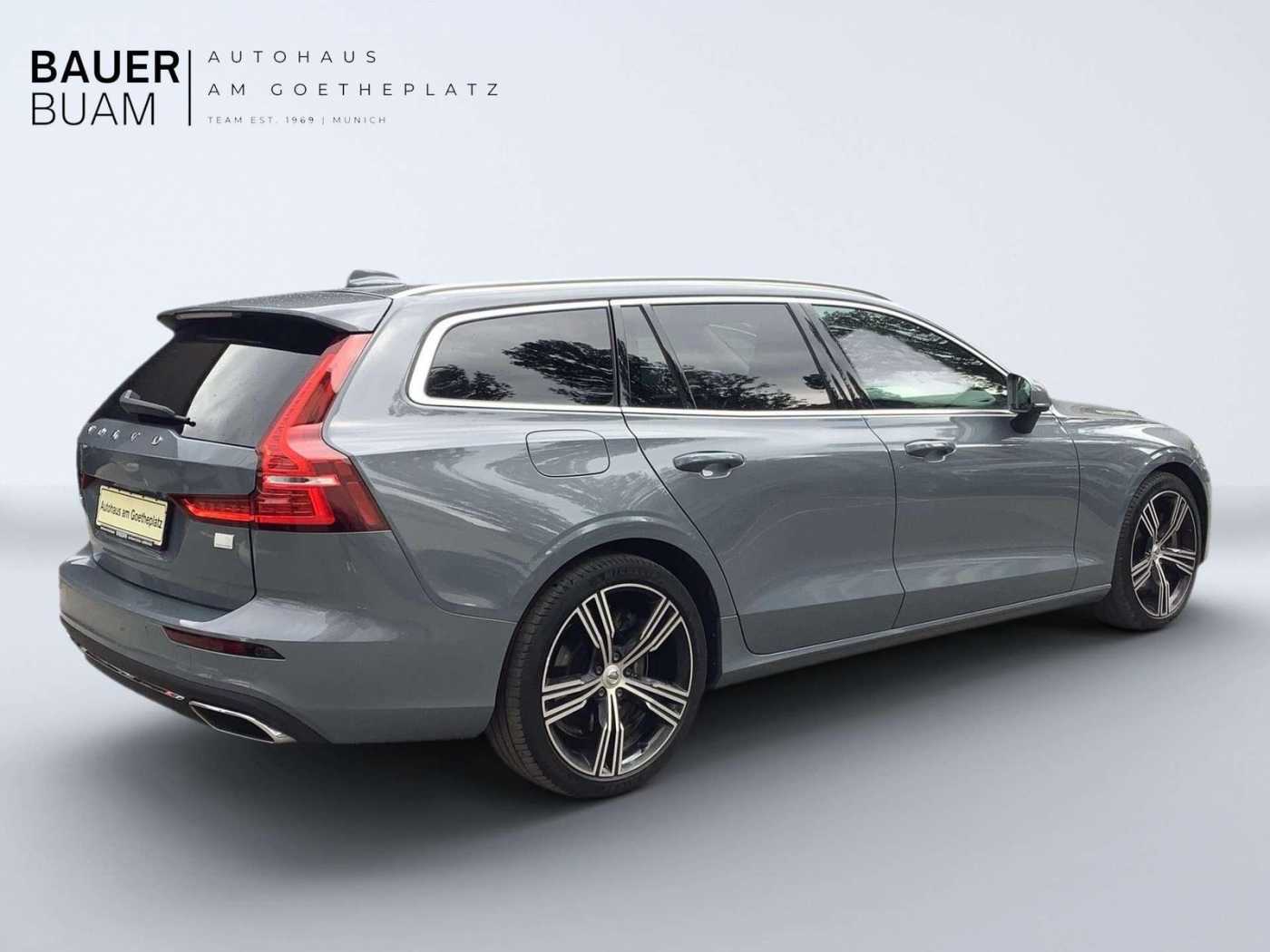 Volvo  Core Plug-In Hybrid AWD