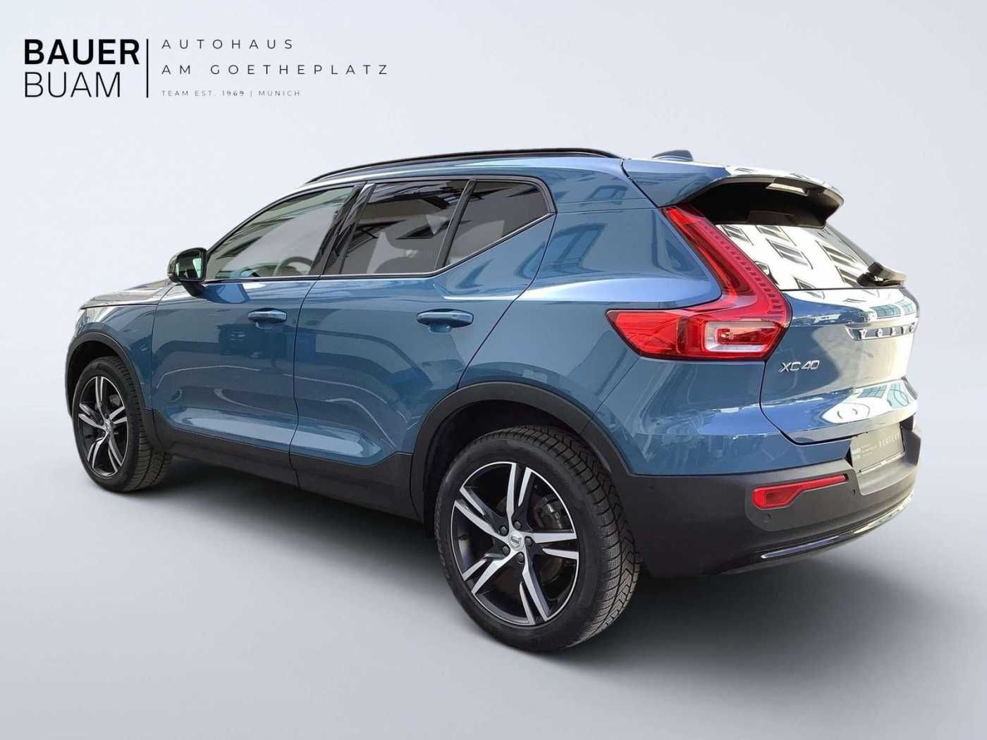 Volvo  Plus Dark 2WD