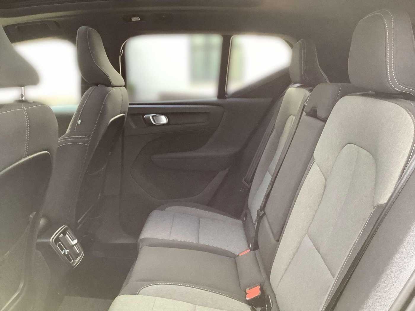Volvo  Plus Dark 2WD