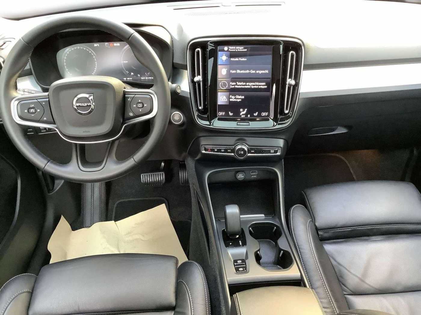 Volvo  Core Plug-In Hybrid 2WD