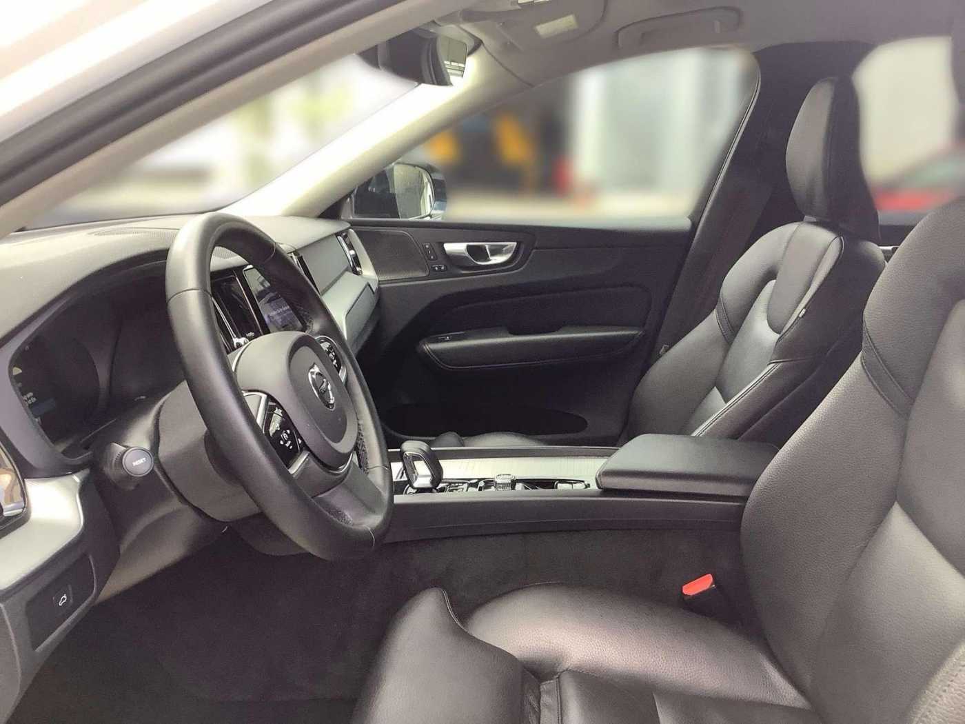 Volvo  Plus Dark Diesel AWD