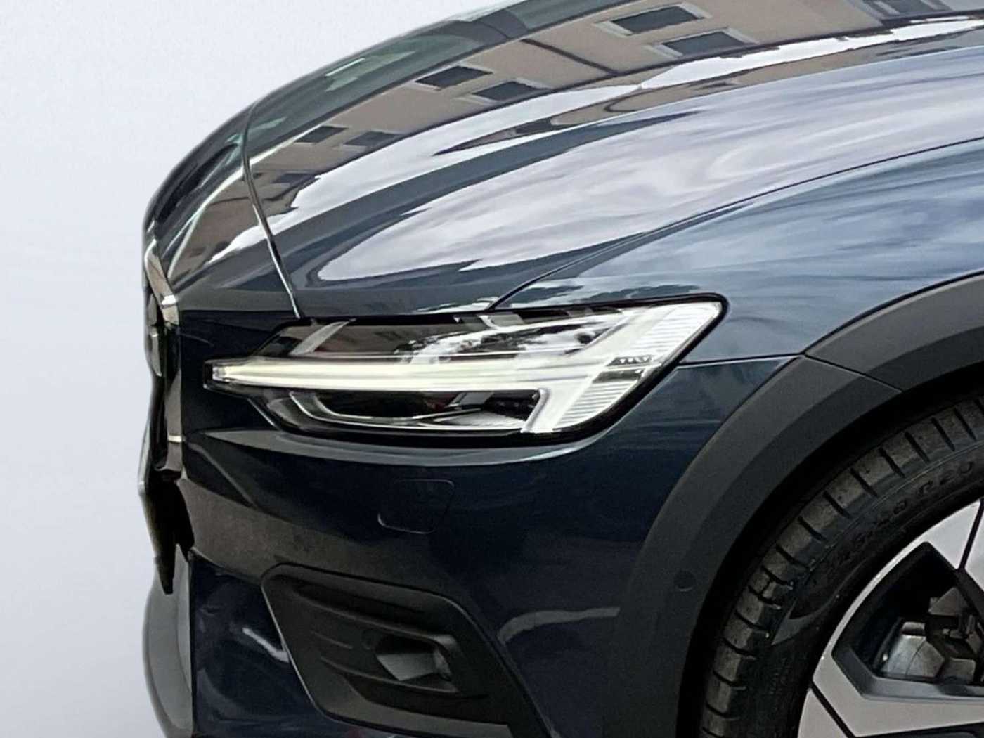 Volvo  Ultimate AWD