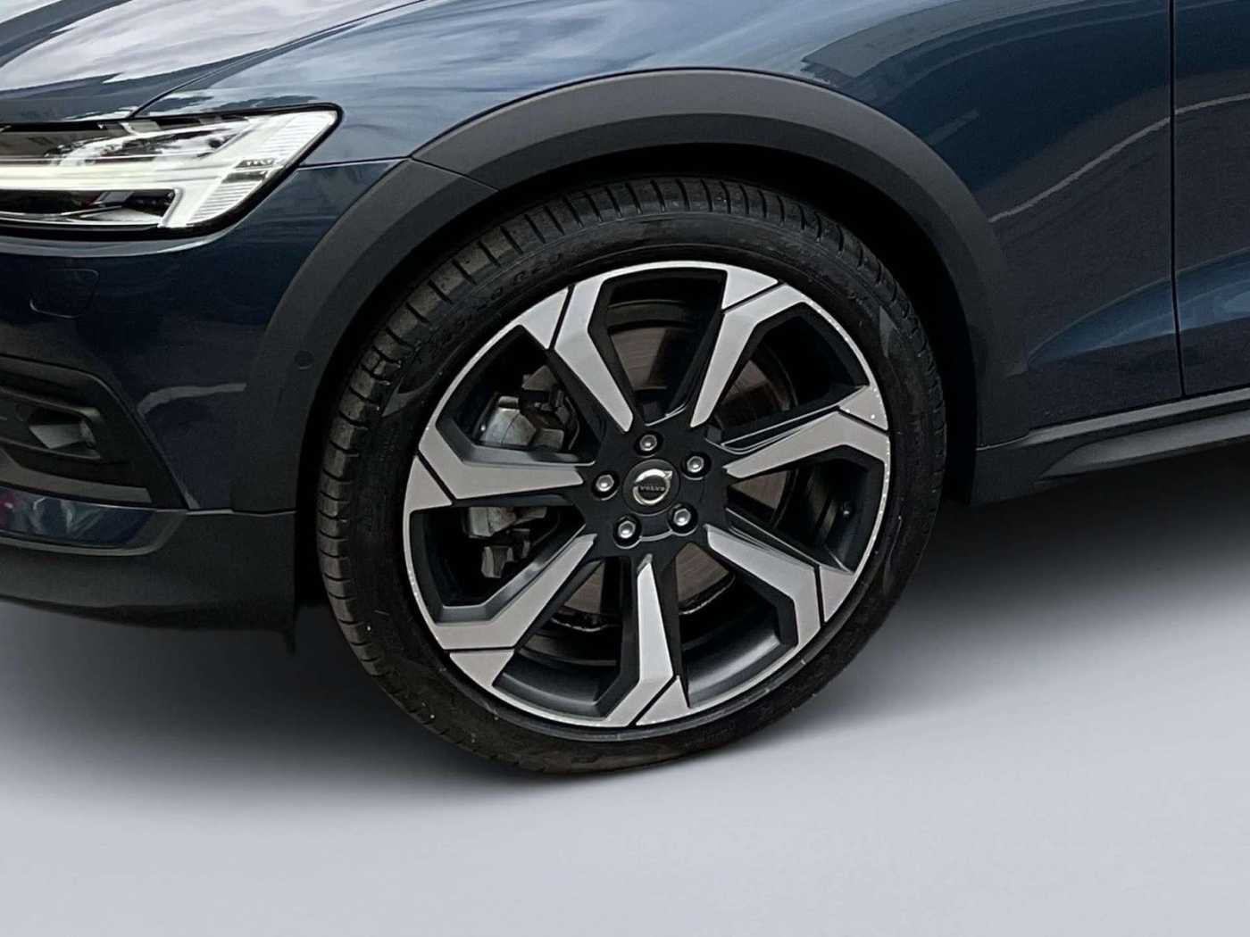 Volvo  Ultimate AWD
