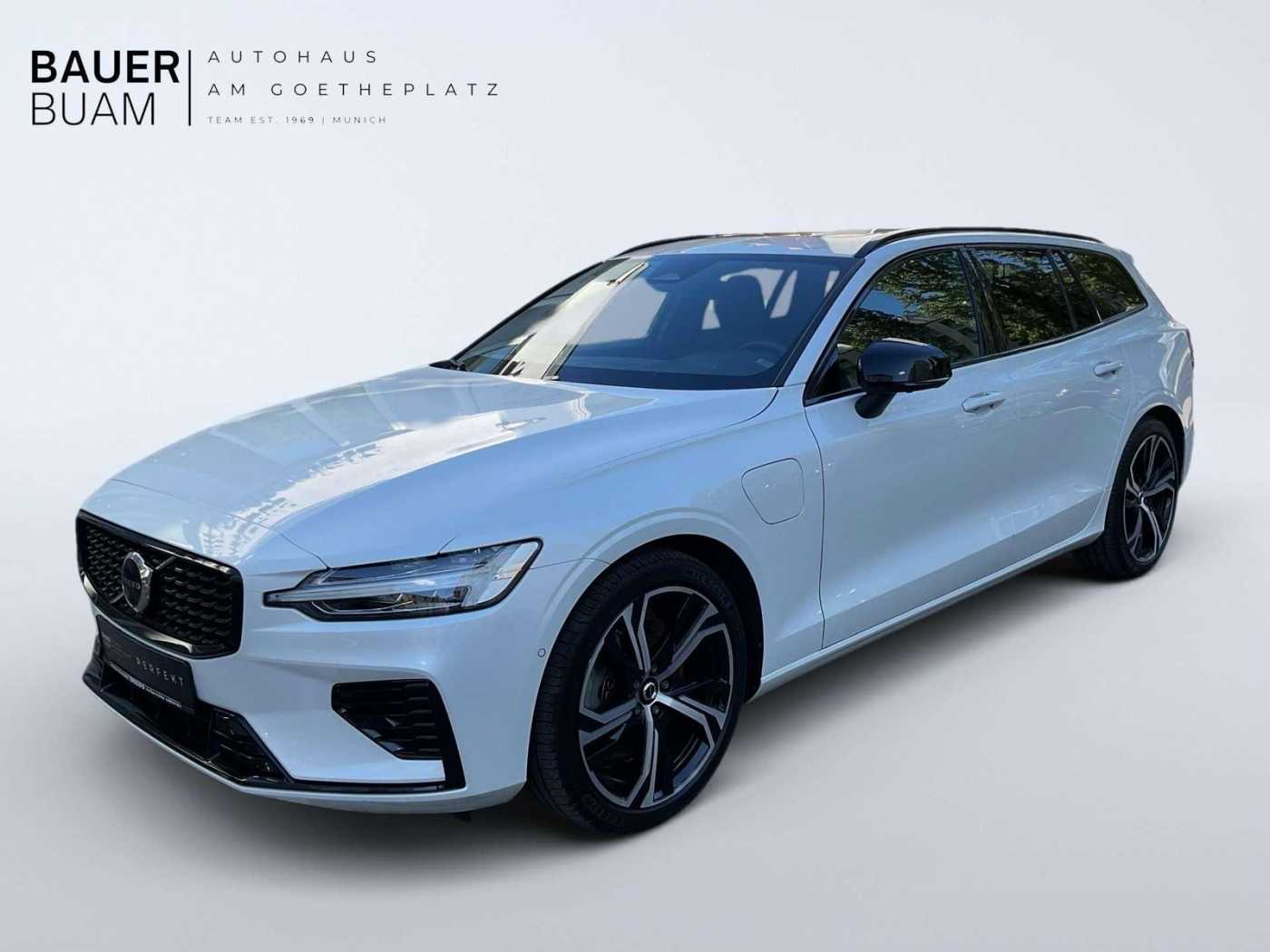 Volvo  Plus Dark Recharge Plug-In Hybrid AWD