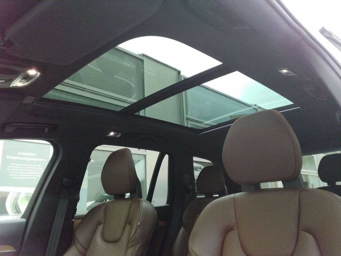 Volvo  Inscription Expression Recharge Plug-In Hyb