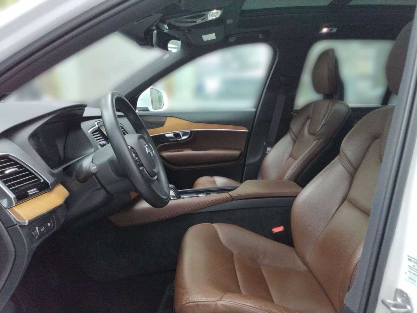 Volvo  Inscription Expression Recharge Plug-In Hyb