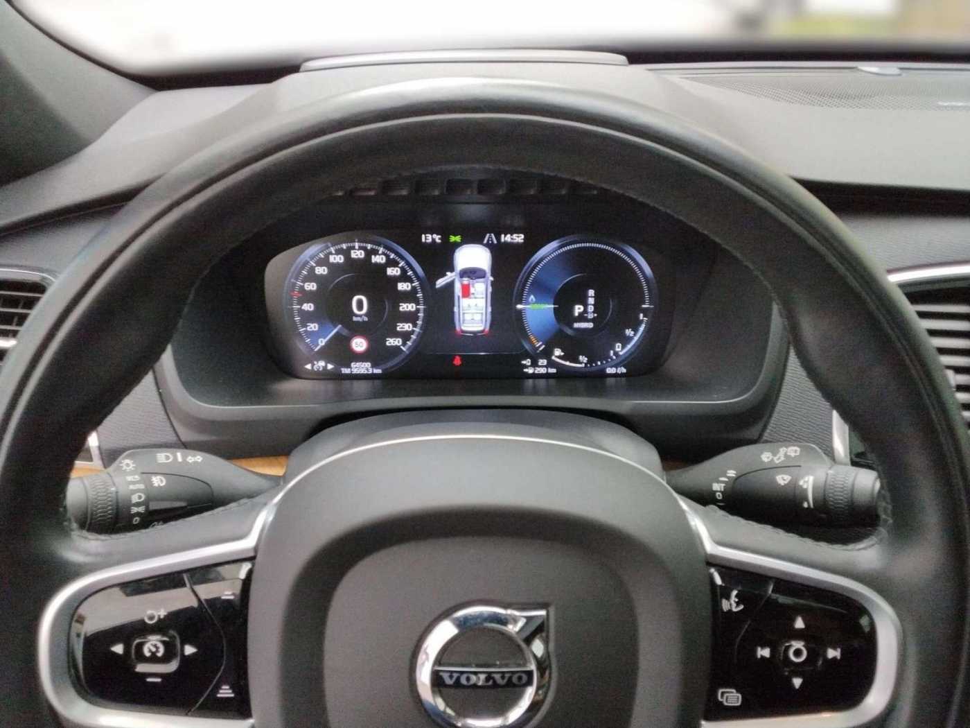 Volvo  Inscription Expression Recharge Plug-In Hyb