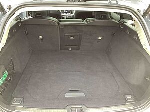Volvo  Core Plug-In Hybrid AWD