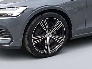 Volvo  Core Plug-In Hybrid AWD