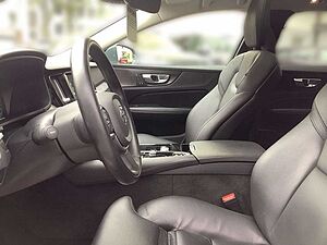 Volvo  Core Plug-In Hybrid AWD