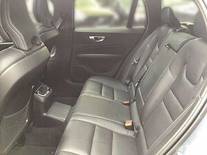 Volvo  Core Plug-In Hybrid AWD