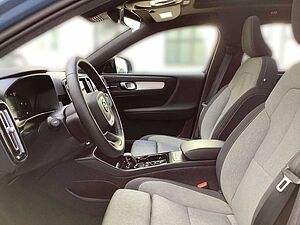 Volvo  Plus Dark 2WD