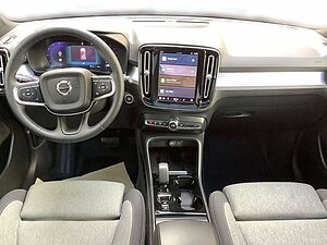 Volvo  Plus Dark 2WD