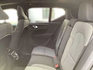 Volvo  Plus Dark 2WD