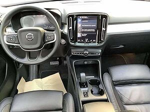 Volvo  Core Plug-In Hybrid 2WD