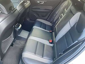 Volvo  Plus Dark Recharge Plug-In Hybrid AWD